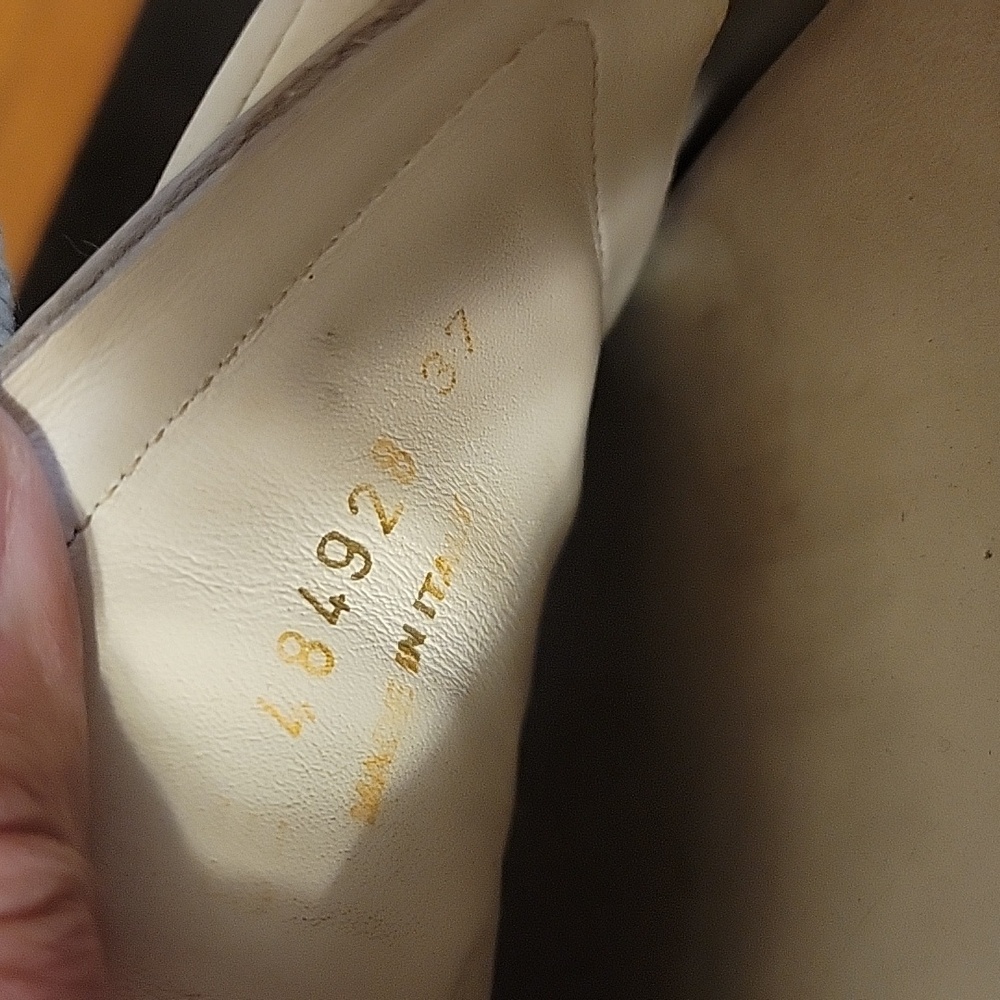 YSL Yves Saint Laurent Signature White Sneakers w/ Lip detail size 37 - Picture 8 of 8